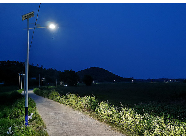 廣東太陽(yáng)能路燈廠家
