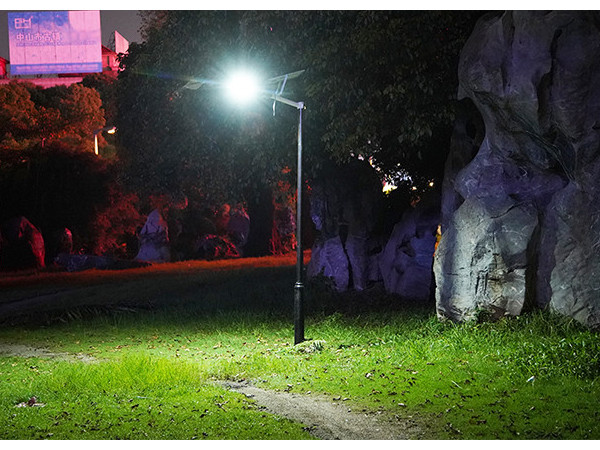 家用太陽能庭院燈