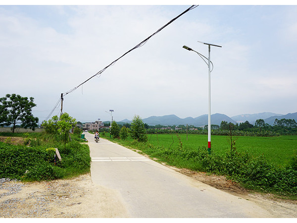 太陽能路燈全套多少錢