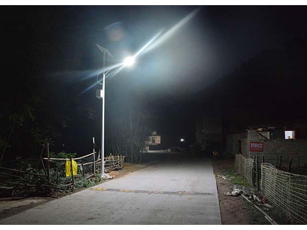新農(nóng)村扶貧led太陽(yáng)能路燈