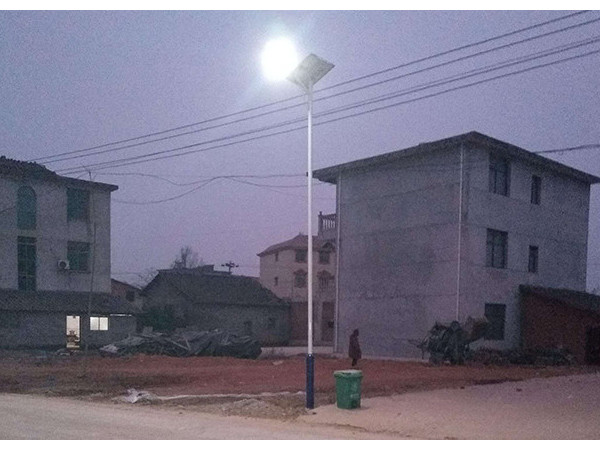 正翔照明農(nóng)村太陽能路燈