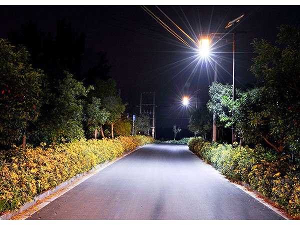 新農(nóng)村太陽(yáng)能led路燈