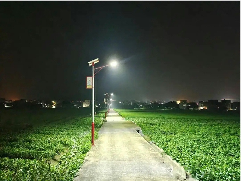 6米太陽能路燈安裝間距實(shí)拍圖 6米太陽能路燈安裝間距實(shí)拍圖