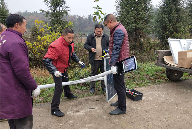 新農(nóng)村太陽能路燈安裝