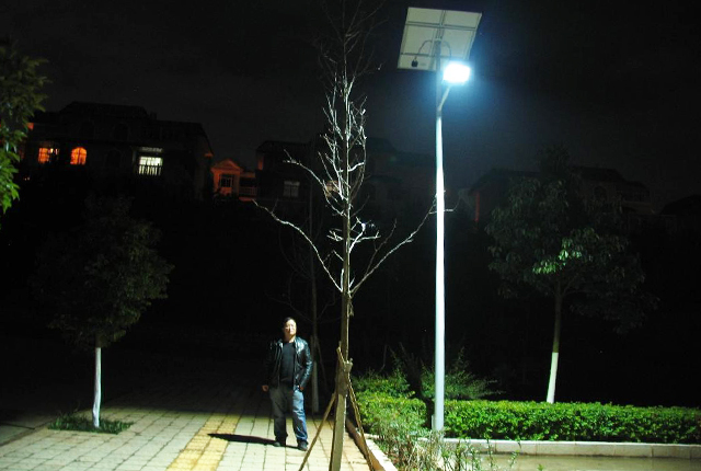 小區(qū)LED太陽能路燈