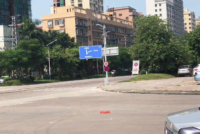 城市道路照明燈具布局 城市道路照明燈具布局