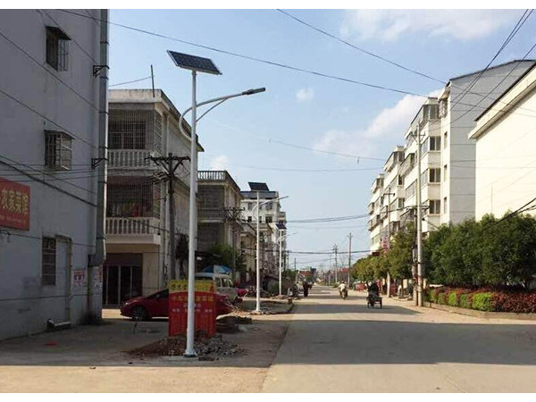農(nóng)村太陽(yáng)能路燈廠家