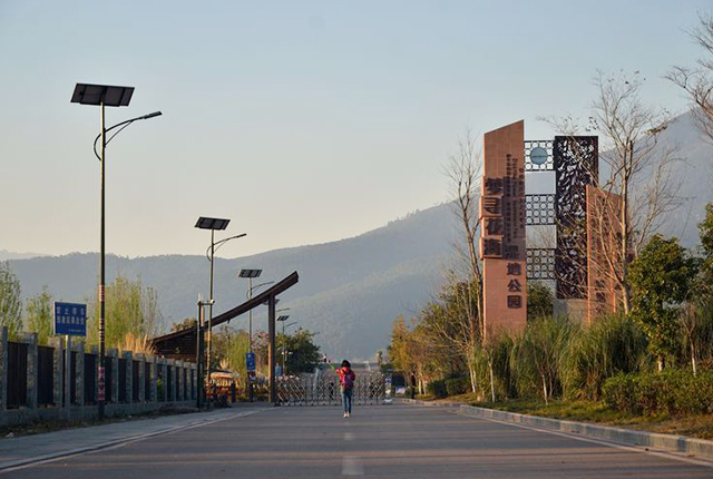 太陽(yáng)能路燈多少錢(qián)