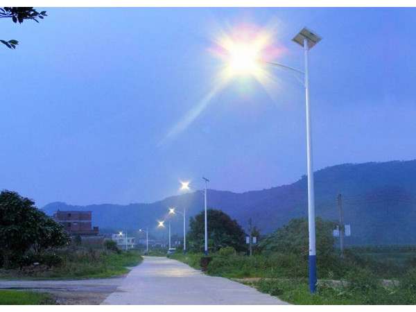 正翔照明農(nóng)村太陽能路燈