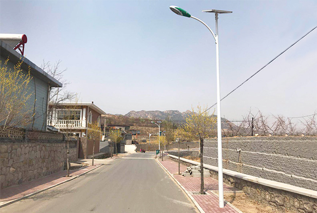 LED太陽(yáng)能路燈