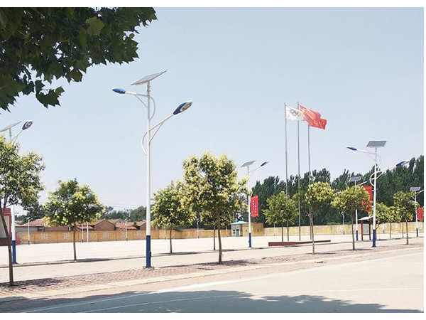 校園LED太陽(yáng)能路燈