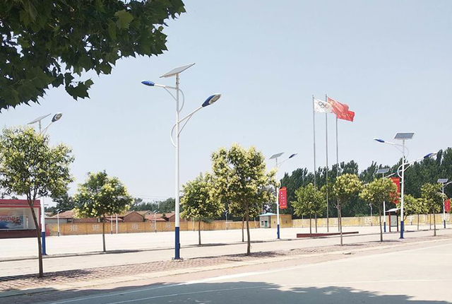 校園LED太陽能路燈