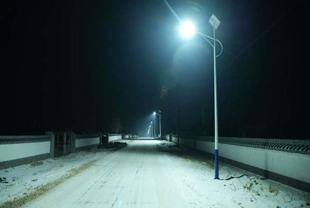 LED太陽(yáng)能路燈