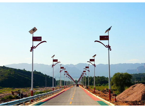 LED太陽(yáng)能路燈
