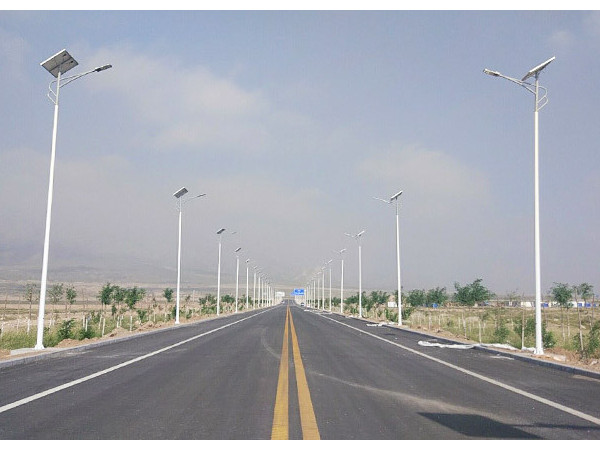 寧夏銀川太陽(yáng)能路燈