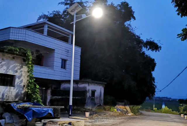 農(nóng)村太陽能路燈 農(nóng)村太陽能路燈