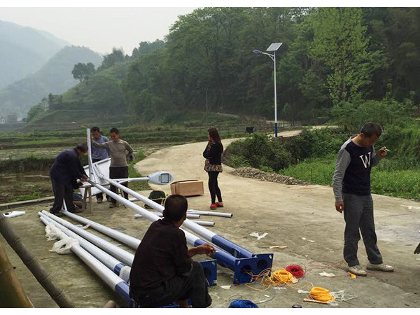 新農(nóng)村LED太陽能路燈