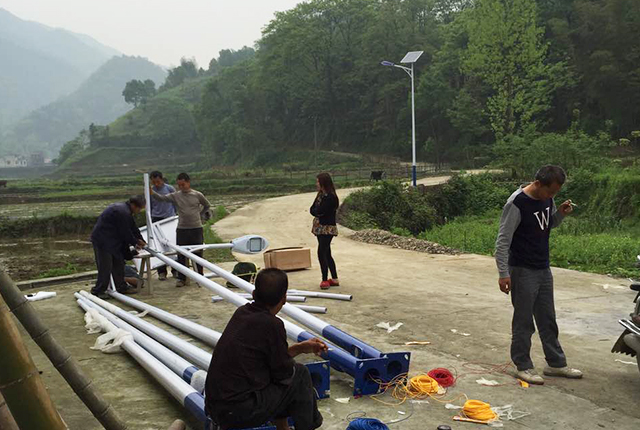 新農(nóng)村LED太陽能路燈