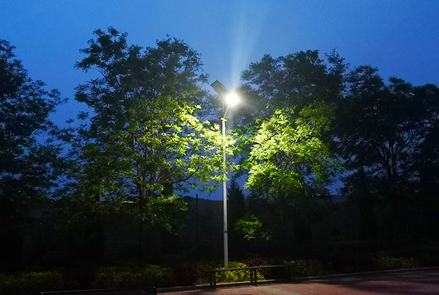 鄉(xiāng)村太陽(yáng)能路燈