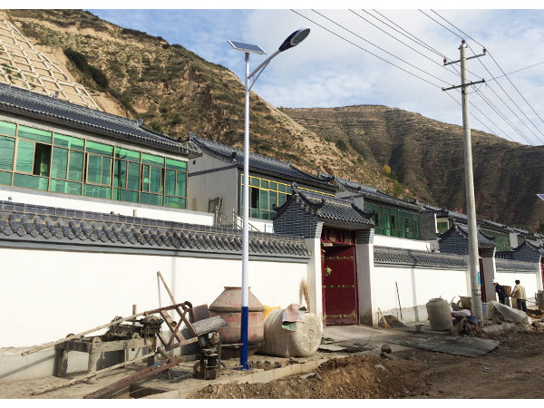 LED太陽(yáng)能路燈