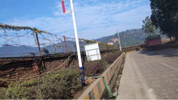 惠州市河南岸下馬莊中國結(jié)太陽能路燈安裝