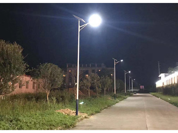 太陽能路燈