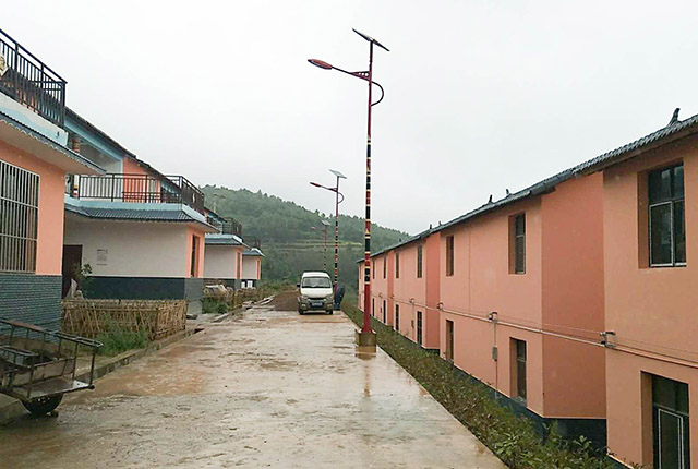 云南師宗縣雄壁鎮(zhèn)民族風太陽能路燈 云南師宗縣雄壁鎮(zhèn)民族風太陽能路燈